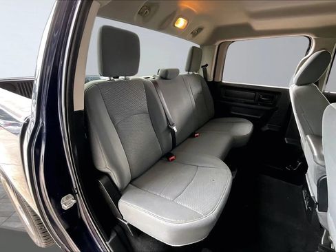 Used 2015 RAM 1500 Express RWD image 23