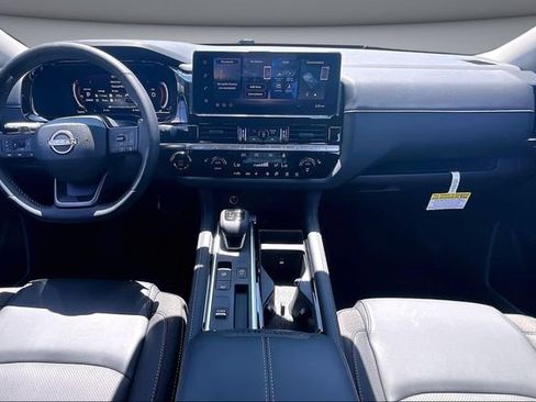 New 2026 Nissan Pathfinder SL FWD image 5
