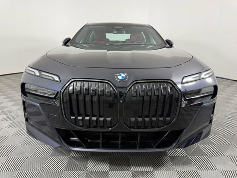 Certified 2025 BMW 740i w/ Premium Package RWD image 8