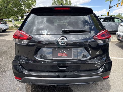 Used 2018 Nissan Rogue SV w/ Premium Package AWD/4WD image 6