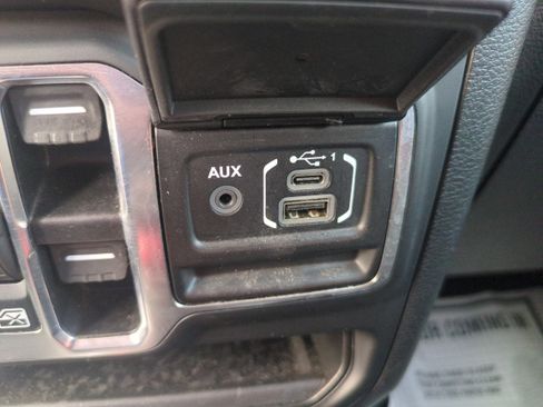 Used 2021 Jeep Wrangler Unlimited Sport image 22