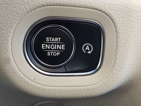 New 2026 Mercedes-Benz GLS 580 4MATIC image 21