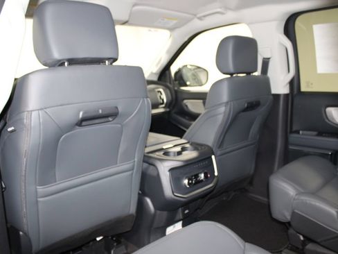 New 2026 Ford Expedition Active RWD image 28