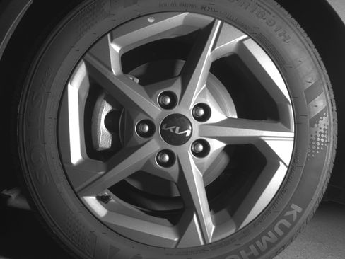 Used 2025 Kia K4 LXS image 12