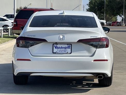 Used 2025 Honda Civic Sport image 5