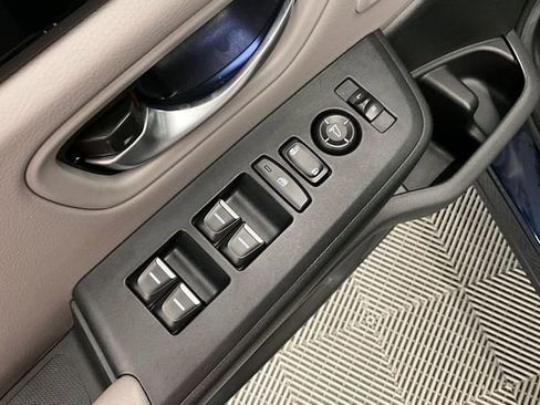 Used 2025 Honda Pilot Touring image 41