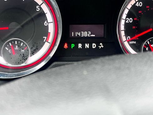 Used 2017 Dodge Grand Caravan SE image 17