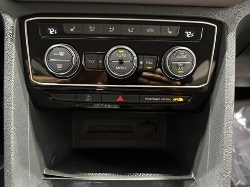 Used 2023 Volkswagen Atlas SE AWD/4WD image 26