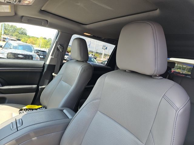 Used 2019 Toyota Highlander Limited FWD image 20