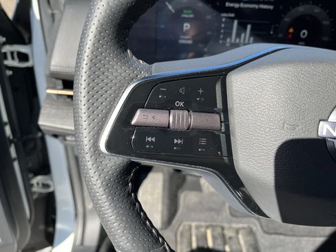 Used 2023 Nissan Ariya AWD image 14