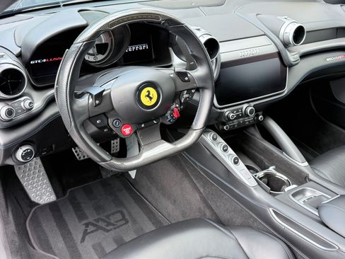 Used 2019 Ferrari GTC4Lusso AWD/4WD image 19