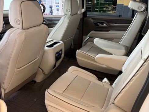 Used 2023 GMC Yukon XL Denali w/ Max Trailering Package AWD/4WD image 4