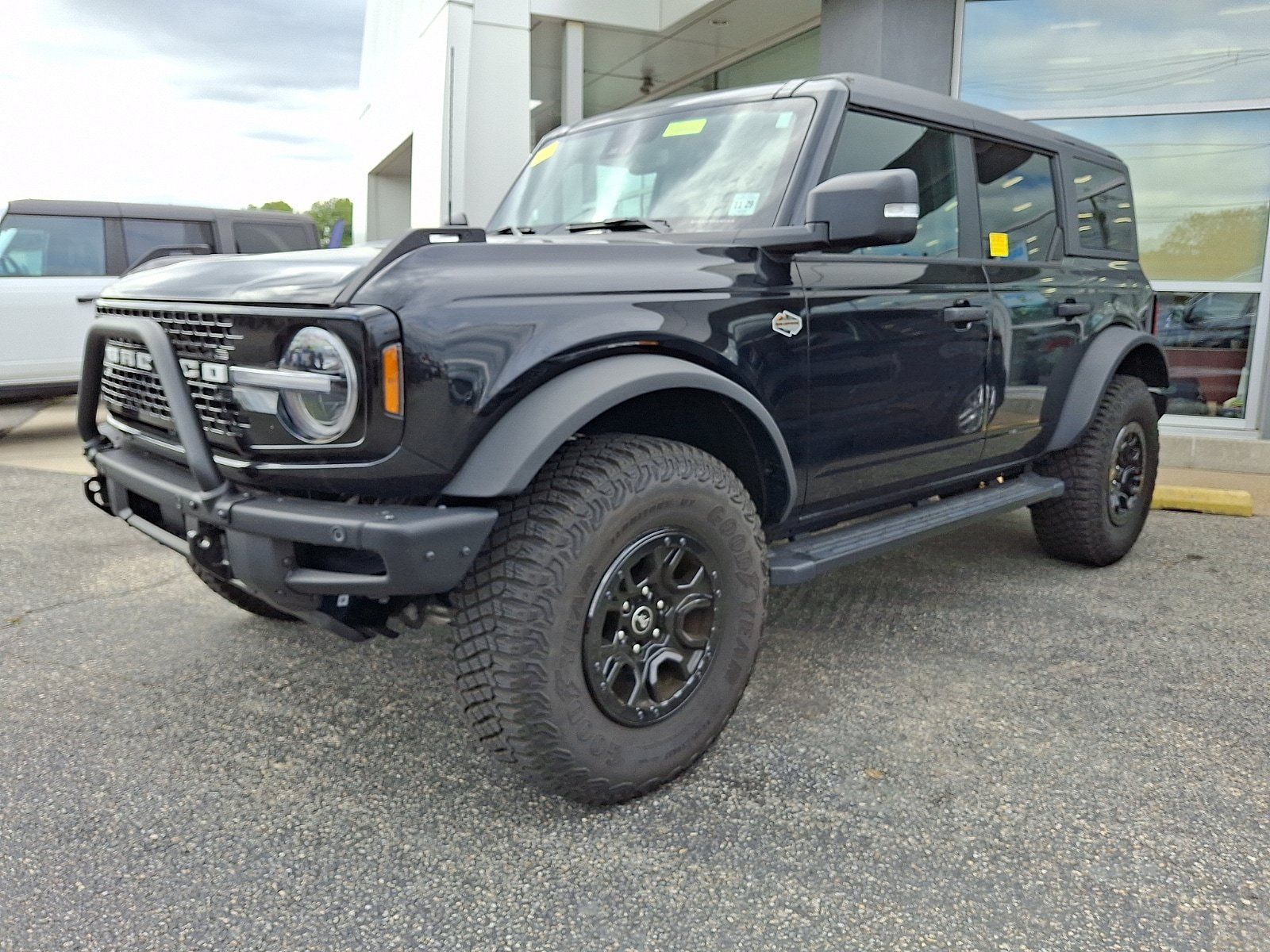 Used 2024 Ford Bronco Wildtrak AWD/4WD image 3
