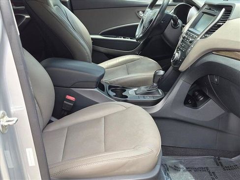 Used 2017 Hyundai Santa Fe Sport FWD image 17