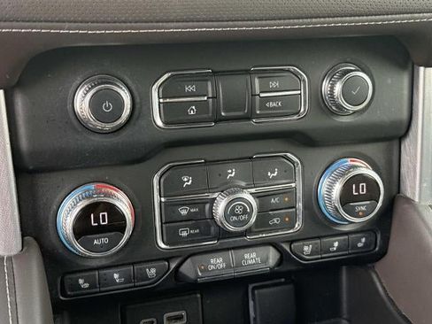 Used 2021 GMC Yukon SLT w/ SLT Luxury Plus Package AWD/4WD image 23