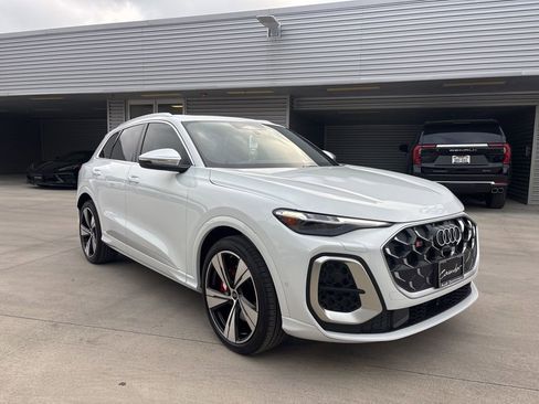 New 2026 Audi SQ5 Premium Plus AWD/4WD image 3