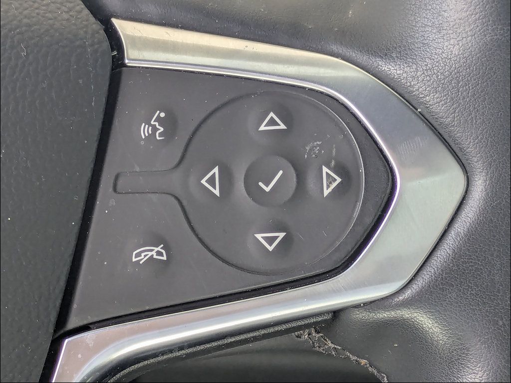 Used 2023 Chevrolet Traverse Premier FWD image 20