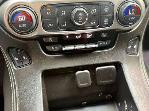 Used 2017 Chevrolet Suburban LT AWD/4WD image 27