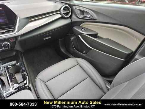 Used 2025 Chevrolet Trax ACTIV w/ Driver Confidence Package image 15