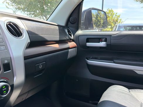 Used 2018 Toyota Tundra Limited w/ Limited Premium Package AWD/4WD image 36