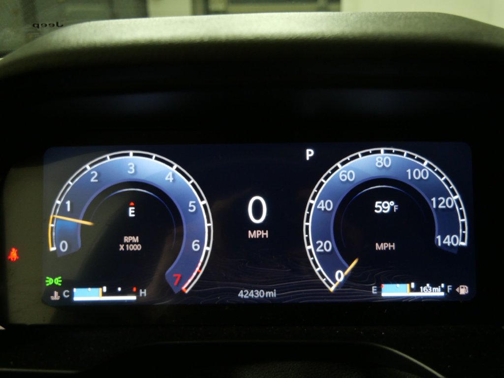 Used 2024 Jeep Grand Cherokee L Altitude AWD/4WD image 32