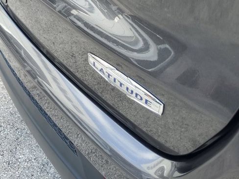 Certified 2022 Jeep Compass Latitude FWD image 10