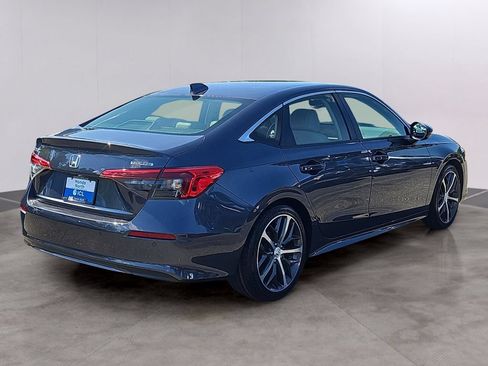 Used 2022 Honda Civic Touring image 4