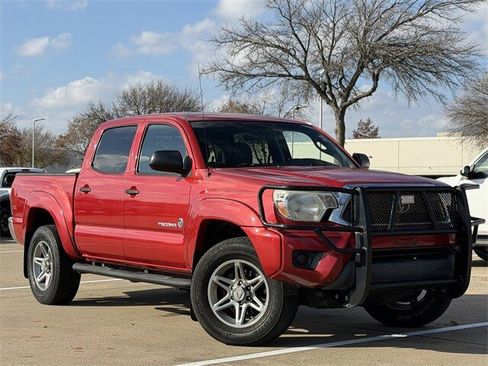 Used 2014 Toyota Tacoma PreRunner image 2