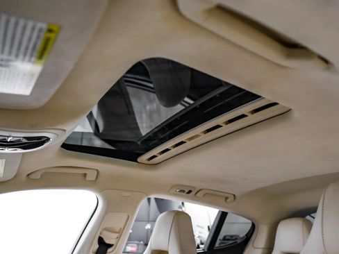 Used 2016 Porsche Panamera Turbo image 29