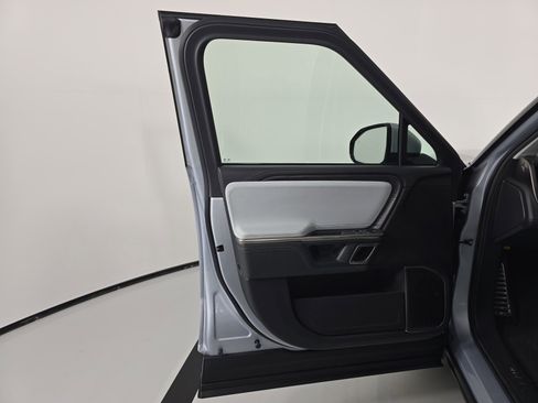 Used 2023 Rivian R1S Adventure image 16