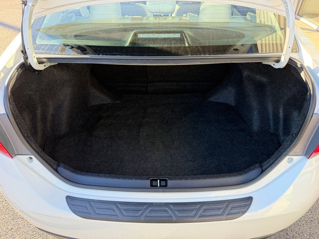 Used 2018 Toyota Corolla LE FWD image 7