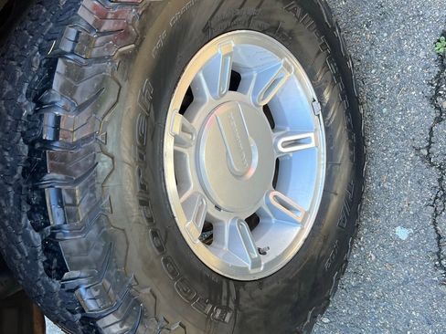 Used 2005 HUMMER H2 Base w/ Preferred Equipment Group image 13