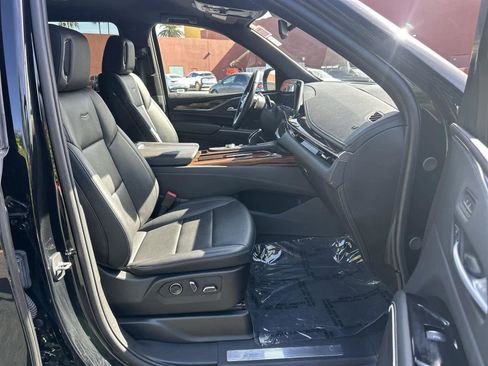 Used 2024 Cadillac Escalade ESV Luxury image 14