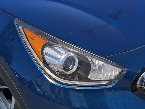 Used 2017 Kia Niro Touring w/ Advanced Technology Package FWD image 6