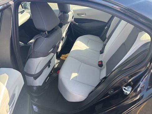 Used 2021 Toyota Corolla LE image 9