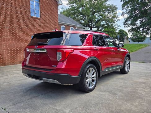 Used 2020 Ford Explorer XLT w/ Equipment Group 202A AWD/4WD image 5