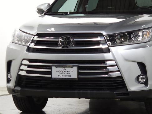 Used 2019 Toyota Highlander Limited image 3