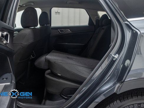 Used 2024 Kia Sportage LX image 27