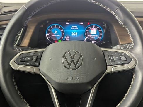 Used 2025 Volkswagen Atlas SE image 15