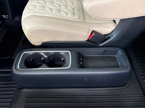 Used 2025 Nissan Armada Platinum Reserve AWD/4WD image 16