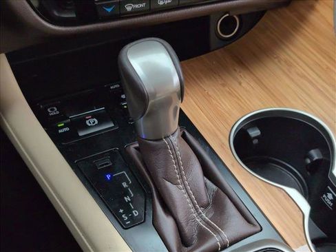 Used 2018 Lexus RX 350L FWD image 12