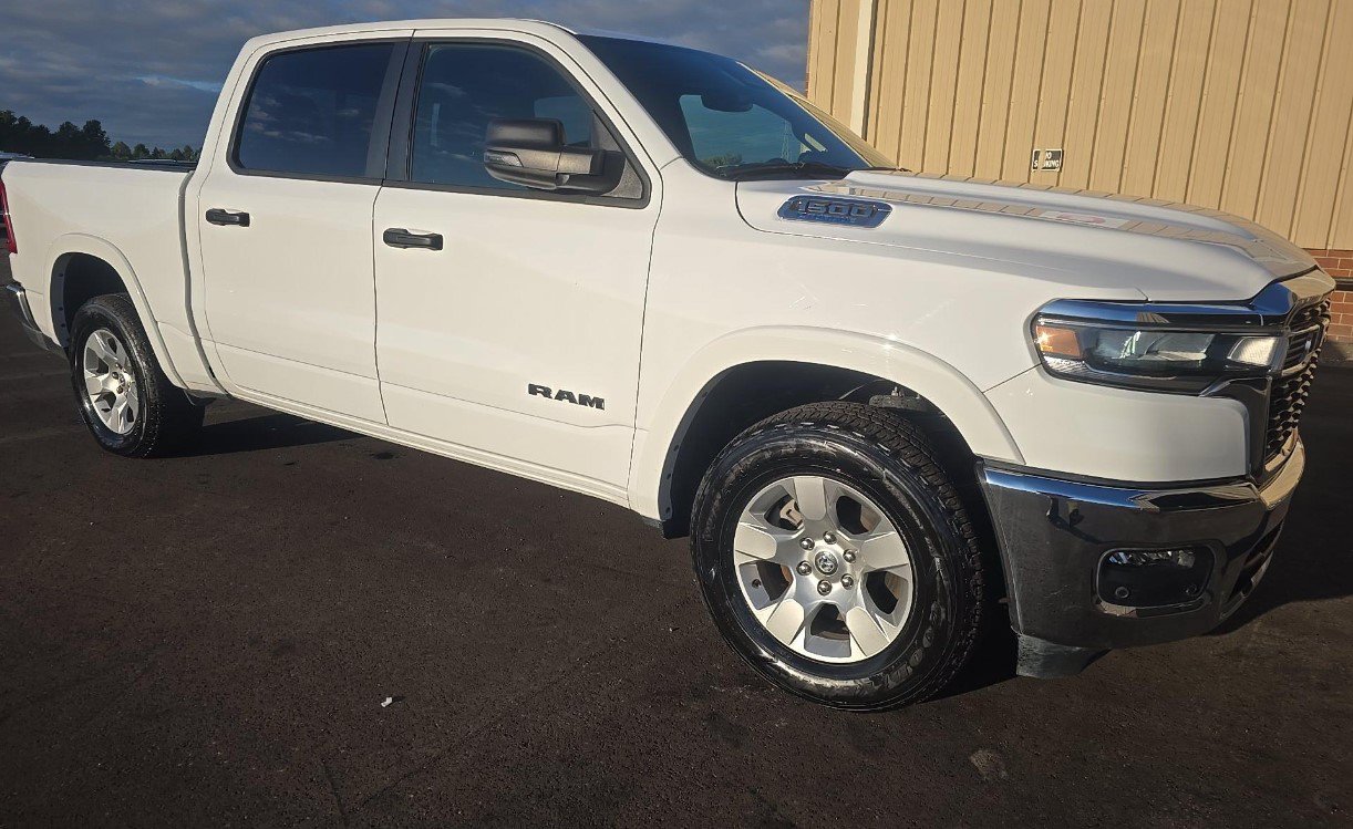 Used 2025 RAM 1500 Big Horn AWD/4WD image 2