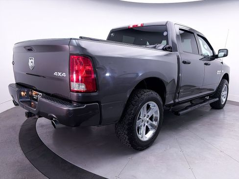 Used 2017 RAM 1500 Express AWD/4WD image 8