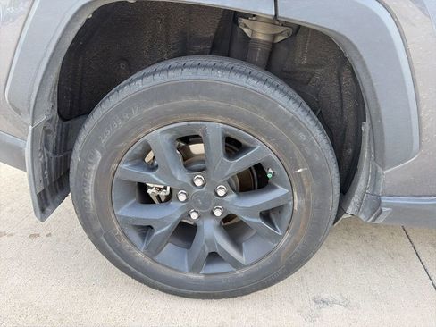 Used 2024 Toyota RAV4 LE image 12