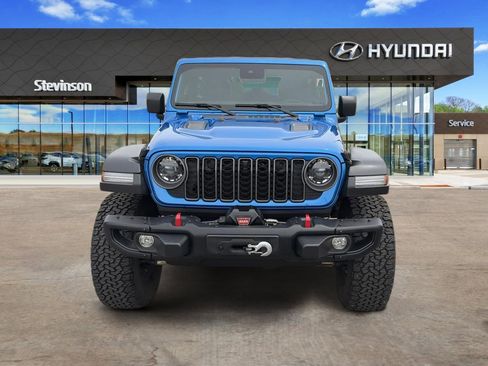 Used 2025 Jeep Wrangler Unlimited Rubicon w/ Steel Bumper Group AWD/4WD image 2
