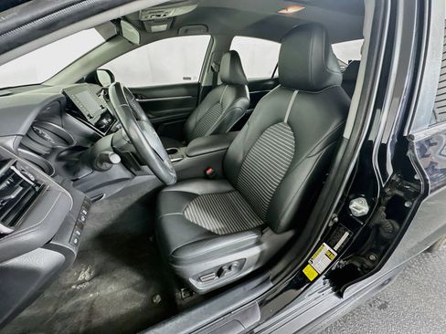 Used 2023 Toyota Camry SE FWD image 13