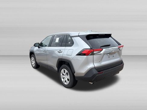 Used 2025 Toyota RAV4 LE AWD/4WD image 6