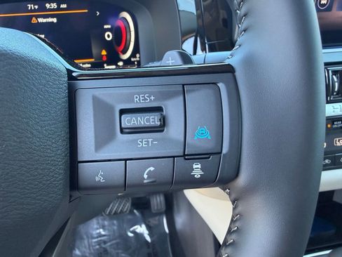 New 2026 Nissan Pathfinder SL image 19