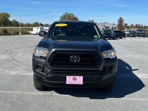 Used 2021 Toyota Tacoma SR image 9