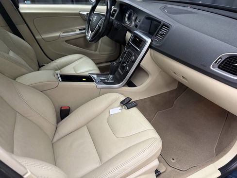 Used 2012 Volvo S60 T5 image 22